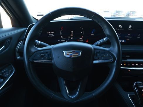 Used 2024 Cadillac XT4 Premium Luxury image 11