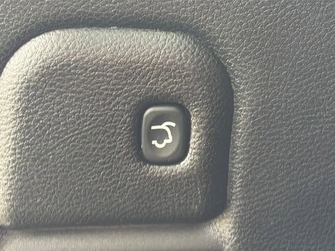 Used 2018 Jeep Grand Cherokee Altitude image 40