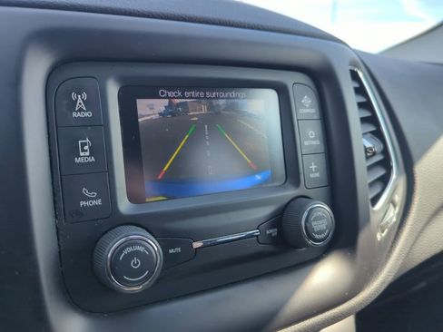 Used 2018 Jeep Compass Latitude w/ Trailer Tow Group image 13