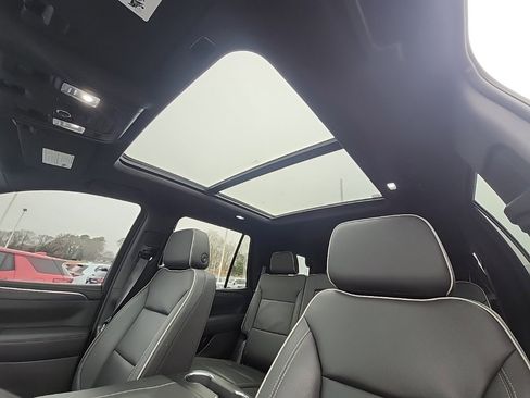 Certified 2024 GMC Yukon SLT w/ SLT Premium Package image 23