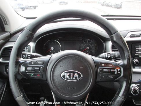 Used 2016 Kia Sorento LX w/ LX Convenience Package image 21