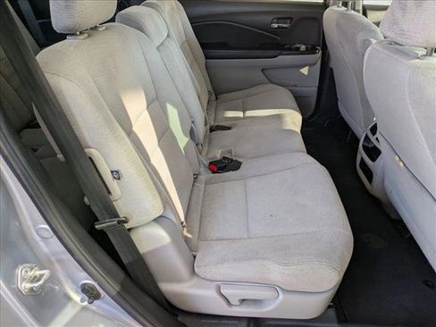 Used 2017 Honda Pilot LX image 19