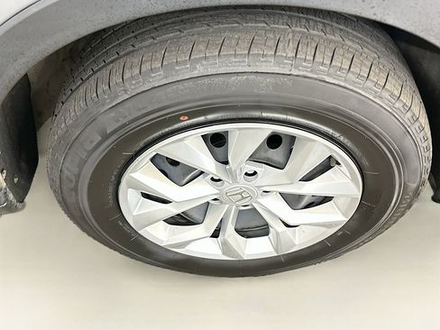 Used 2025 Honda CR-V LX image 11