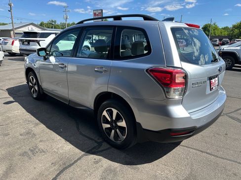 Used 2017 Subaru Forester 2.5i w/ Alloy Wheel Package AWD/4WD image 5