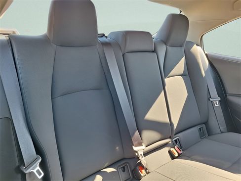 Used 2021 Toyota Corolla LE image 25