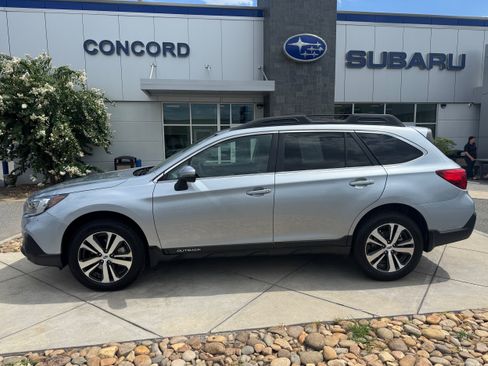 Used 2018 Subaru Outback 2.5i Limited AWD/4WD image 1