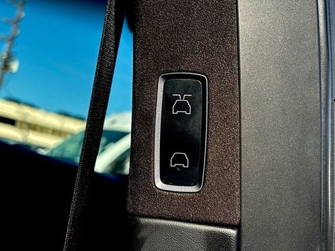 Used 2018 Tesla Model X P100D image 28