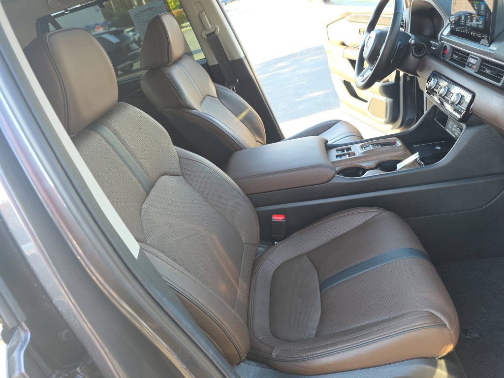Used 2025 Honda Pilot Elite image 36