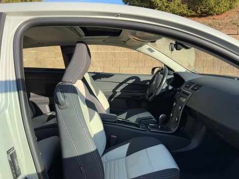 Used 2011 Volvo C30 T5 R-Design image 10