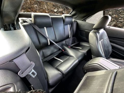 Used 2010 Ford Mustang GT image 23