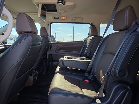 Used 2026 Honda Odyssey Elite image 11