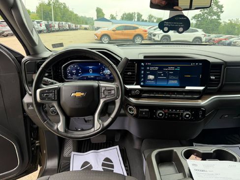 Certified 2023 Chevrolet Silverado 1500 LT w/ Z71 Off-Road Package AWD/4WD image 18