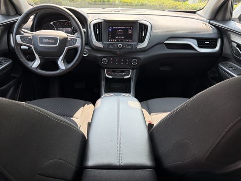 Used 2024 GMC Terrain SLE FWD image 4