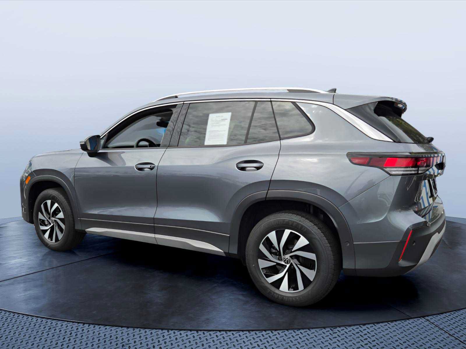 Used 2026 Volkswagen Tiguan S AWD/4WD image 4
