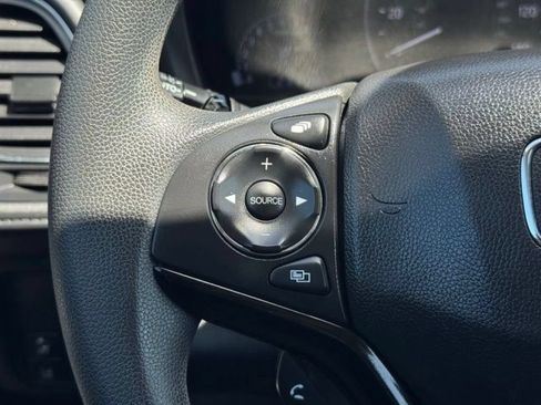 Used 2022 Honda HR-V EX image 10