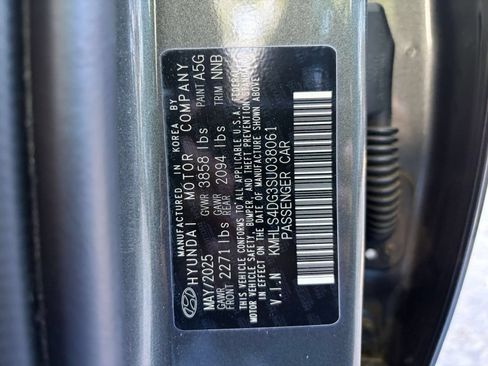 Used 2025 Hyundai Elantra SEL FWD image 30