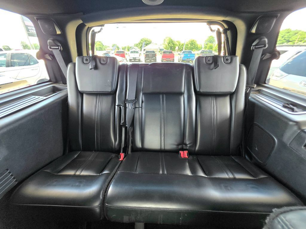 Used 2015 Lincoln Navigator 4WD image 25