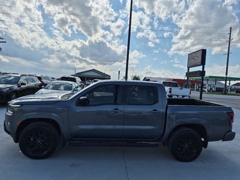 Used 2023 Nissan Frontier SV w/ Midnight Edition Package AWD/4WD image 9