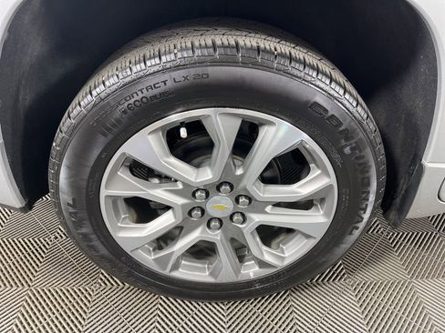 Used 2020 Chevrolet Traverse Premier image 17