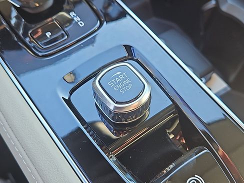 New 2026 Volvo XC90 B6 Ultra w/ Protection Package Premier image 15