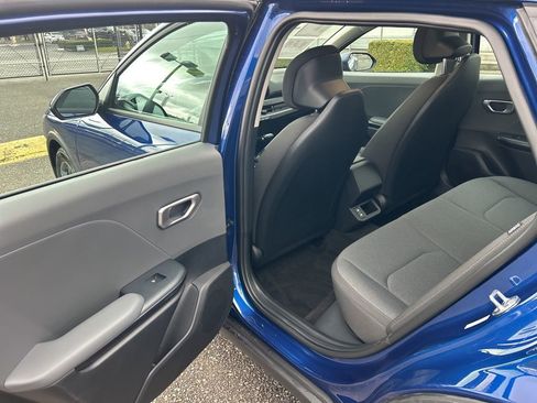Used 2025 Kia K4 LXS image 11