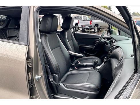 Used 2021 Chevrolet Trax LT w/ Driver Confidence Package AWD/4WD image 8