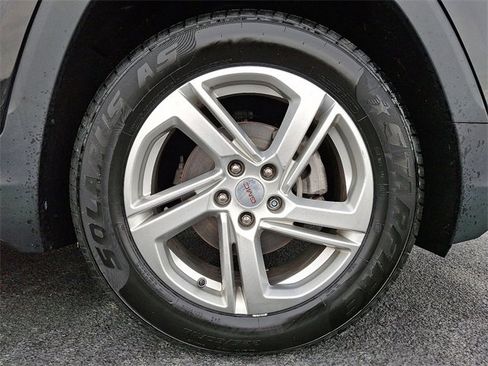 Used 2018 GMC Terrain SLE w/ Driver Convenience Package image 11