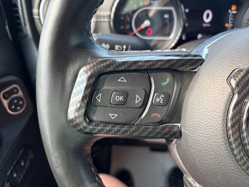Used 2022 Jeep Wrangler Unlimited Sahara w/ Advanced Safety Group AWD/4WD image 11