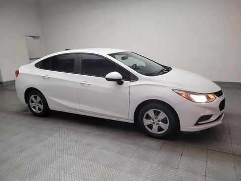 Used 2017 Chevrolet Cruze LS FWD image 11