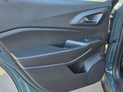 New 2026 Chevrolet Trax LT w/ Sunroof Package FWD image 10