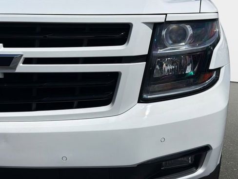 Used 2018 Chevrolet Suburban Premier image 9