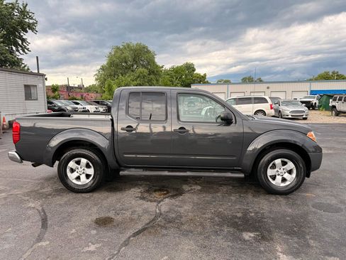 Used 2013 Nissan Frontier SV w/ SV Value Truck Pkg RWD image 8