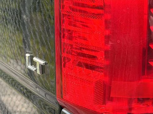Used 2022 Chevrolet Silverado 1500 LT AWD/4WD image 28