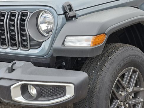 New 2026 Jeep Gladiator Sport AWD/4WD image 5