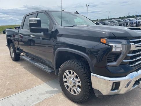 Used 2024 Chevrolet Silverado 2500 LTZ AWD/4WD image 5