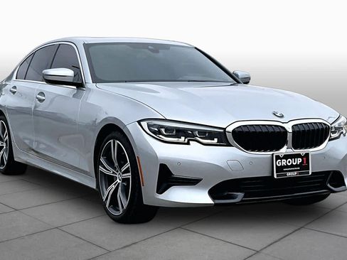 Used 2021 BMW 330i Sedan w/ Convenience Package RWD image 3