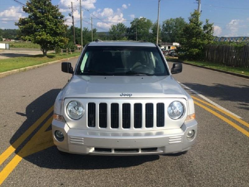 Used 2008 Jeep Patriot Limited AWD/4WD image 2