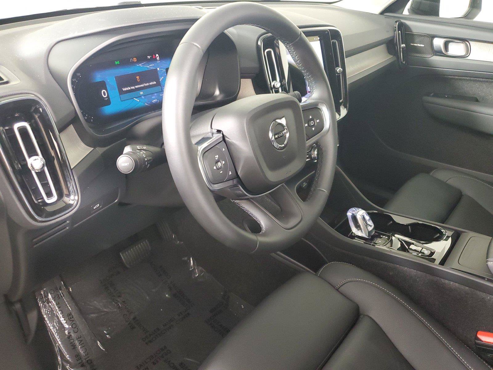Certified 2026 Volvo XC40 B5 Plus AWD/4WD image 24
