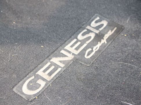 Used 2012 Hyundai Genesis 3.8 image 34