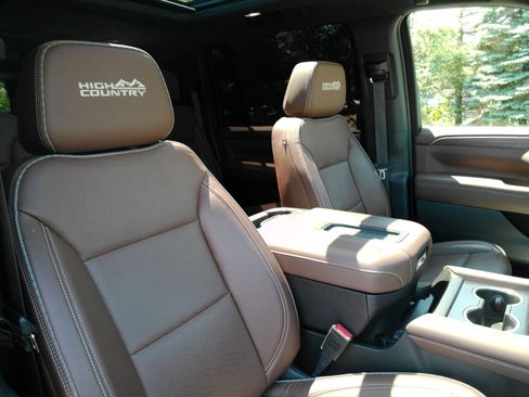 Certified 2021 Chevrolet Suburban High Country AWD/4WD image 18