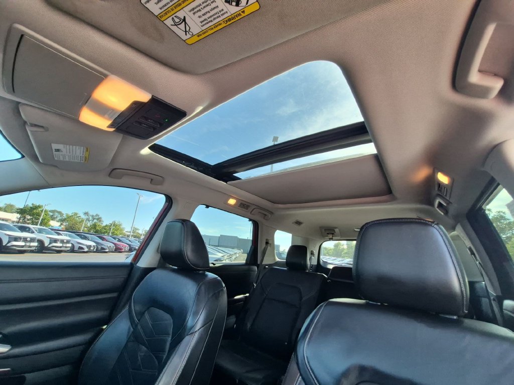 Used 2022 Nissan Pathfinder Platinum w/ Cargo Package FWD image 12