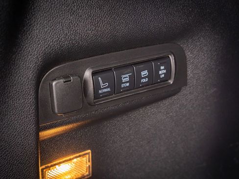 Used 2017 Ford Explorer Sport image 28