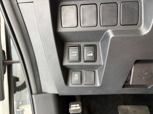 Used 2023 Nissan Frontier SV w/ Tow Package AWD/4WD image 6