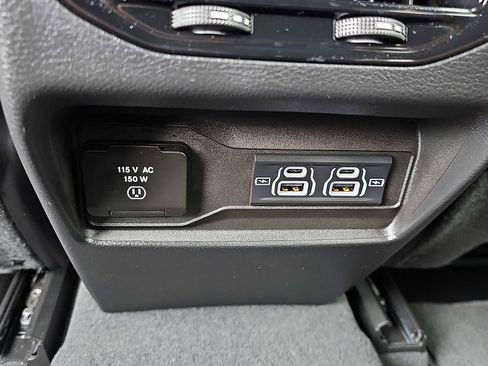 Used 2023 Jeep Grand Cherokee Altitude image 11