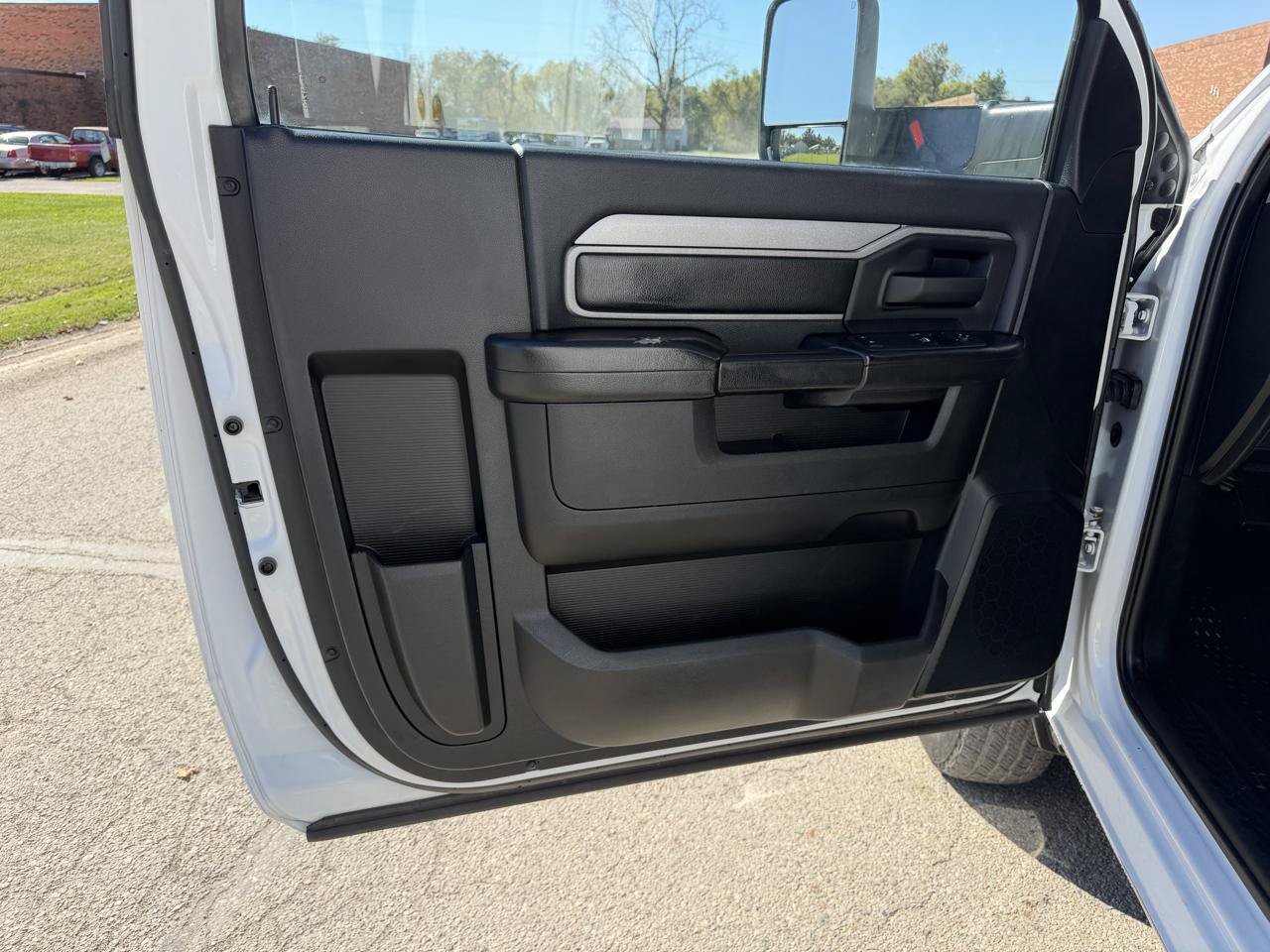 Used 2021 RAM 3500 Tradesman w/ Chrome Appearance Group AWD/4WD image 14