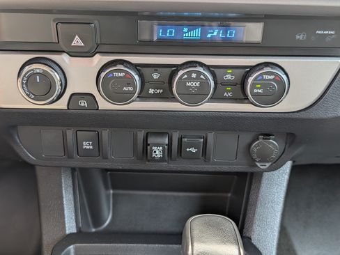 Used 2022 Toyota Tacoma SR5 w/ Black Out Package (TMS) AWD/4WD image 22