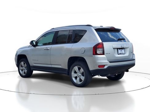 Used 2014 Jeep Compass Latitude w/ Sun/Sound Group AWD/4WD image 3