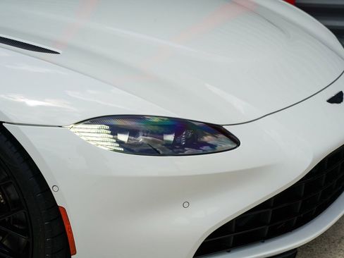 Used 2023 Aston Martin V8 Vantage Coupe RWD image 5
