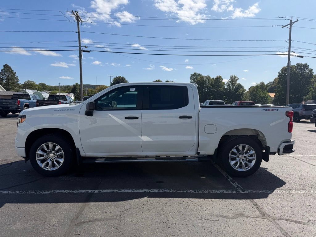 Used 2023 Chevrolet Silverado 1500 Custom AWD/4WD image 2