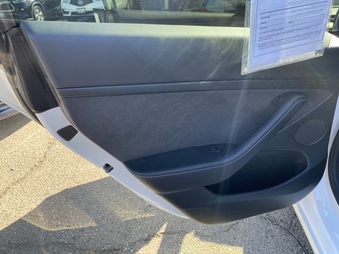 Used 2022 Tesla Model 3 Long Range AWD/4WD image 18